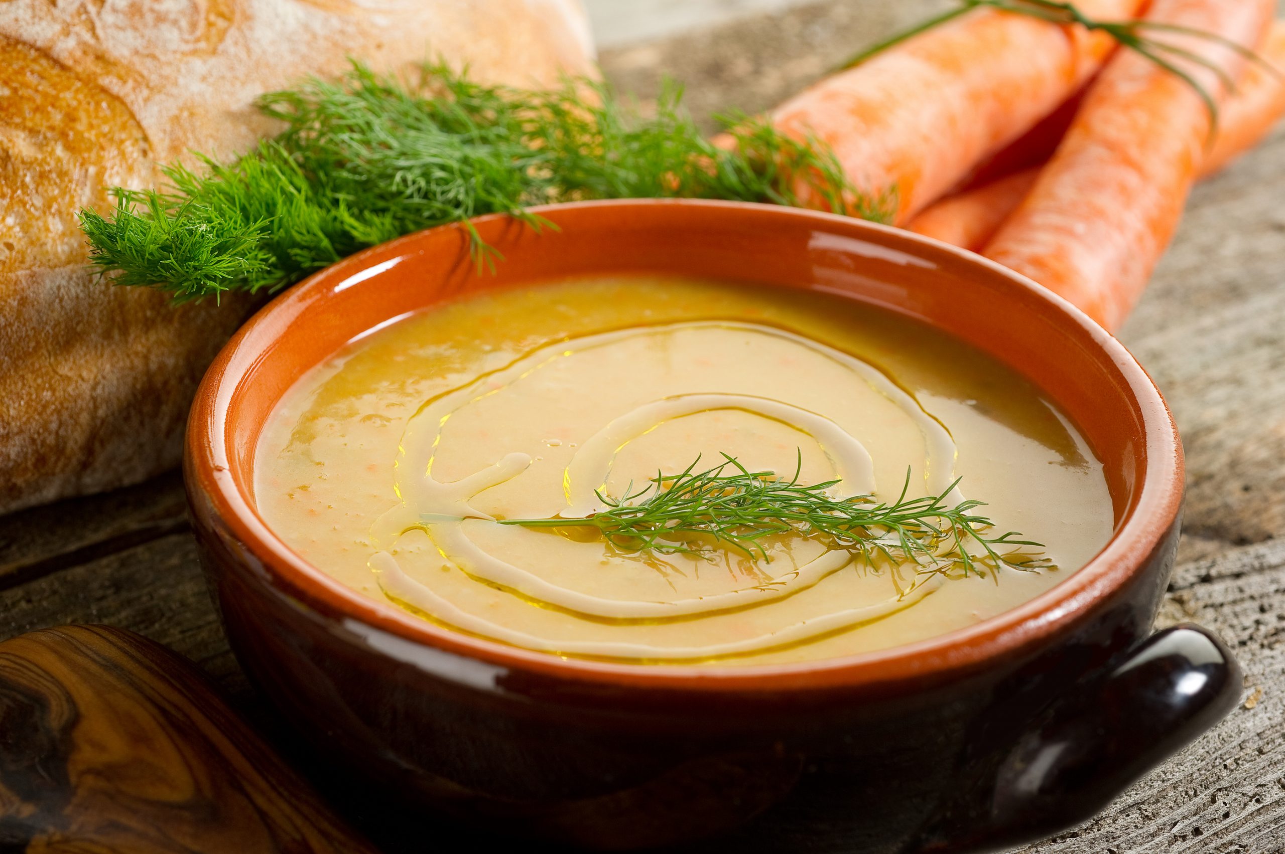 [RECIPE] Carrot-cauliflower soup with a touch of tarragon